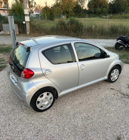 Toyota Aygo 1.0 12V VVT-i 5 porte - Foto 5