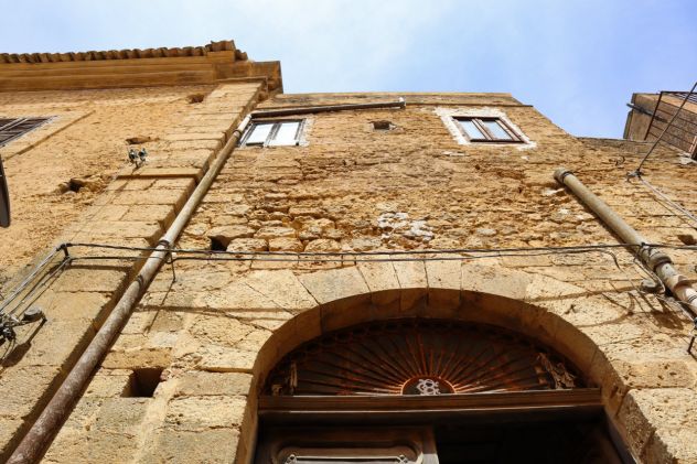 Naro, palazzo Morillo, il barocco Siciliano nella sua massima espressione