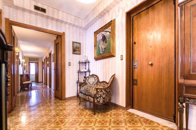 PRIVATO VENDE PANORAMICO 7 VANI, L. DA VINCI, TRIPLO PROSPETTO, 240 MQ - Foto 3