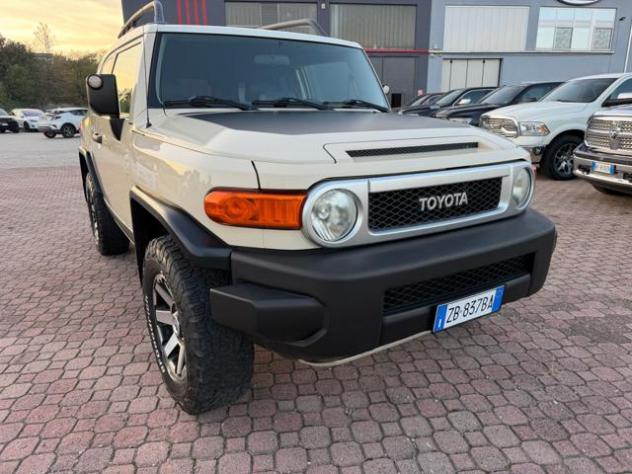 TOYOTA FJ Cruiser 4.0 V6 4X4 BELLISSIMA COME NUOVA! rif. 21348692 - Foto 2