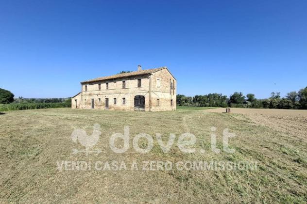 Rustico / Casale di 430 m² con più di 5 locali in vendita a Pesaro - Foto 3