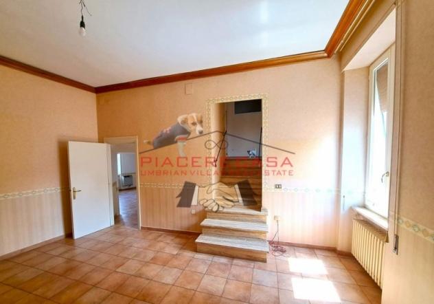 Orvieto centro - Appartamento di ampia metratura al secondo piano in vendita sulla rupe di Orvieto. - Foto 6