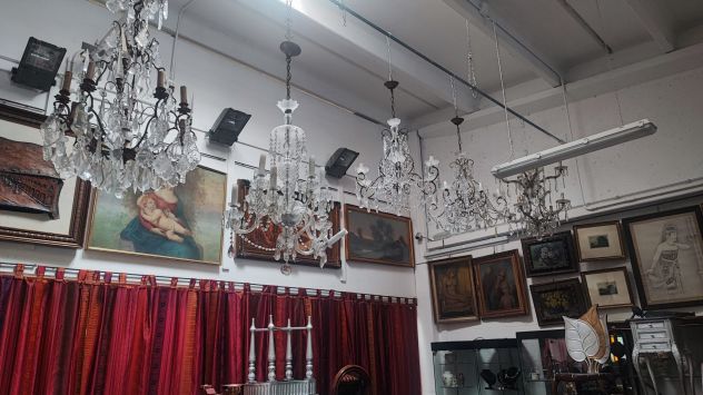 VENDO GRANDE STOCK DI MOBILI LAMPADARI STATUE SPECCHIERE DI ANTIQUARIATO - Foto 8