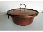 Pentola in rame antica con coperchio, Originale, no riproduzione