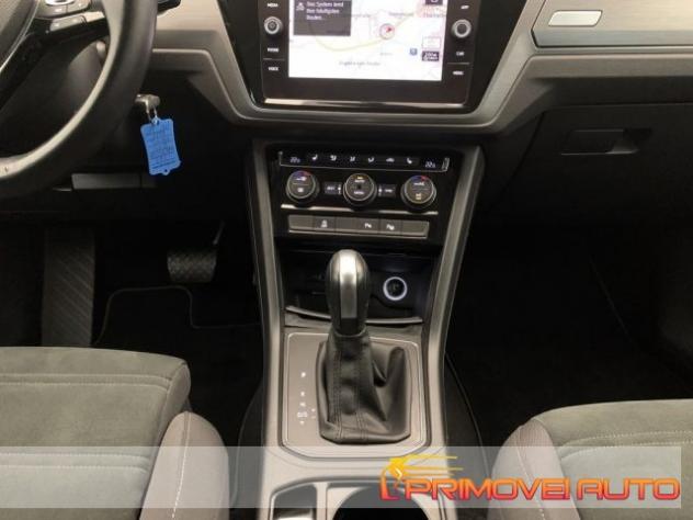 VOLKSWAGEN Touran 2.0 TDI 150 CV SCR DSG Comfortline BlueMotion Tech rif. 19035051 - Foto 2