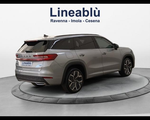 Škoda Kodiaq Sportline Be More 7 posti 2,0 TDI 142 kW (193 CV) 7 marce - DSG 4x4 - Foto 4