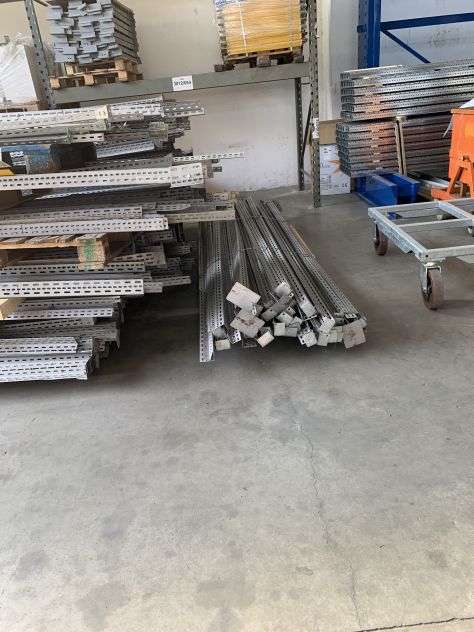 SCAFFALI BULLONATI - Foto 4