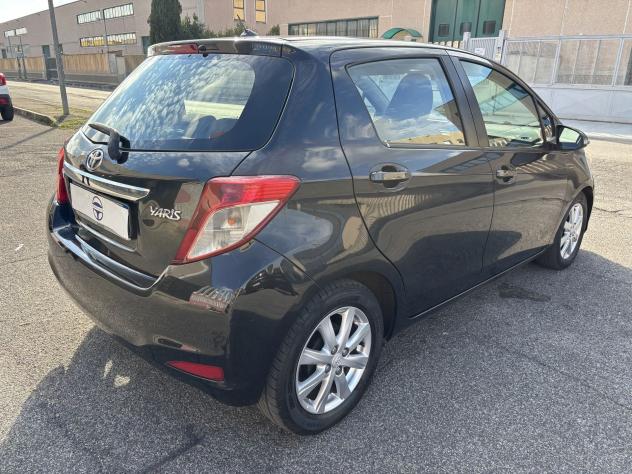 Toyota Yaris Yaris 5p 1.4 d-4d Lounge - Foto 6