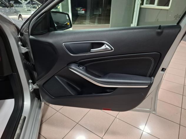 Mercedes A 180 d Sport euro 6 - Foto 9