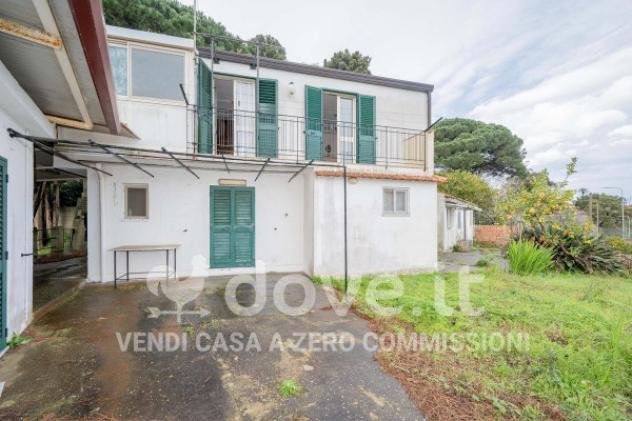 Villa di 160 m² con 4 locali e box auto doppio in vendita a Messina