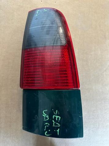 FANALE POST.D. 999-U1295787 Parti elettriche  Fanaleria  Fanali  Fanale post. dx. SEAT - CORDOBA Vario - 01-11-1993 - 01-06-2003