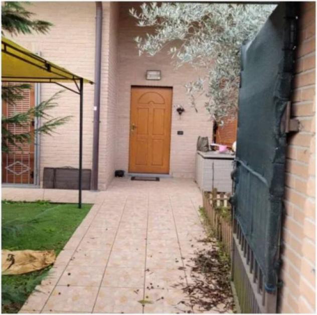 Immobile in asta di 419 m², box auto doppio in vendita a Bregnano - Foto 3