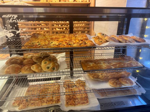 CEDESI ATTIVITÀ DI PANIFICIO, PASTICCERIA E TAVOLA CALDA - PIACENZA - Foto 2