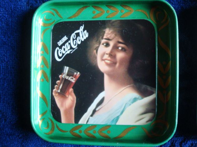Vassoio in metallo + 6 Sottobicchieri commemorazione 100 Anni COCA COLA - Foto 3