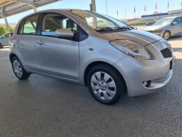 Toyota Yaris 1.3 BENZINA-OK NEOPATENTATI. - Foto 6