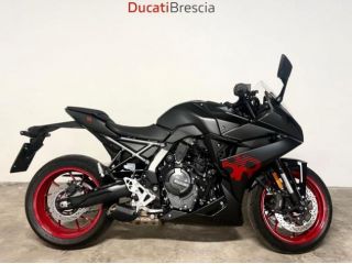 SUZUKI GSX-8R .