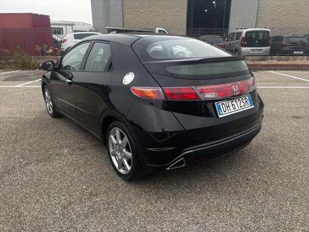 Honda Civic 1.8 i-VTEC 5p. Exec. LH i-P i-Sh AUTOMATICA - Foto 6