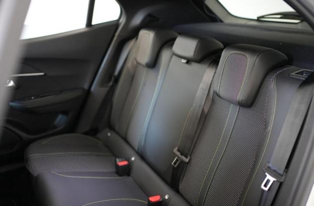 NEW Peugeot 2008 2ª serie Hybrid 145 e-DCS6 GT#TETTO APRIBILE! - Foto 8