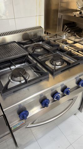 CUCINA GAS 4 FUOCHI CON FORNO 80X90 (INOX BIM) USATA