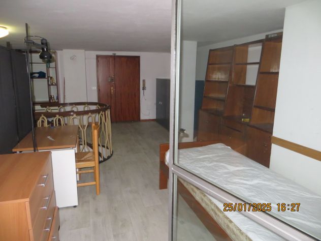 per STUDENTI -1 POSTO LETTO IN UNA GRANDE STANZA DOPPIA - Foto 4