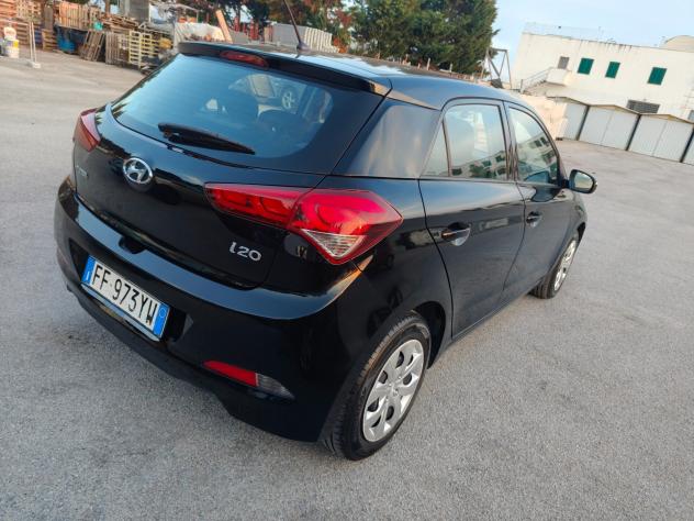 Hyundai i20 1.1 CRDi 5p Comfort KM54.000 - Foto 7