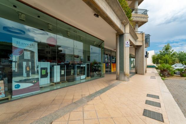 Oltre 3 vetrine in vendita a Caltagirone - Foto 11
