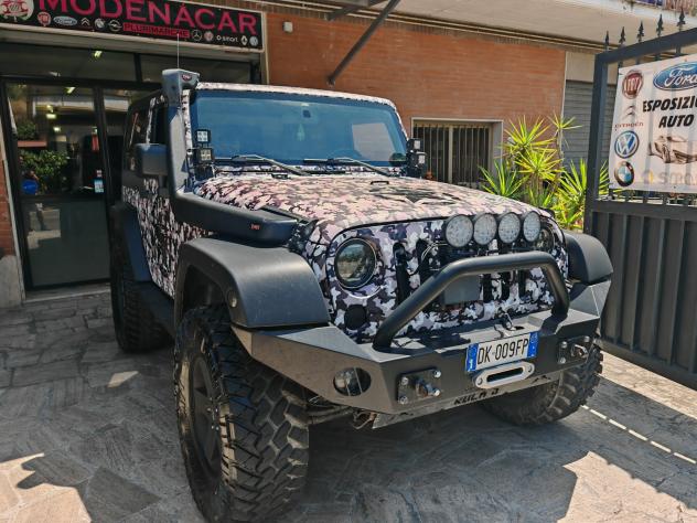 Jeep Wrangler 2.8 CRD Sahara Auto - Foto 2