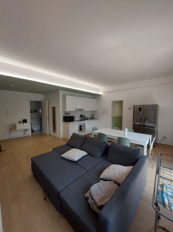 Stanza ampia e luminosa – Tutto incluso – Viale Timavo 14 (650m da Università) - Foto 3