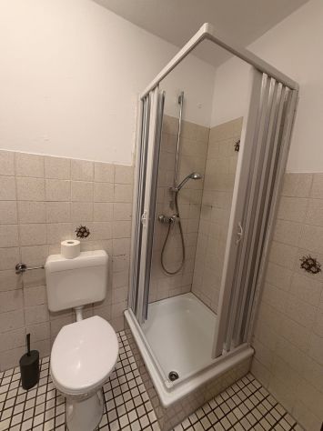 TRILOCALE IN VIA LIVORNO : 500 EURO MINIME SPESE - Foto 2