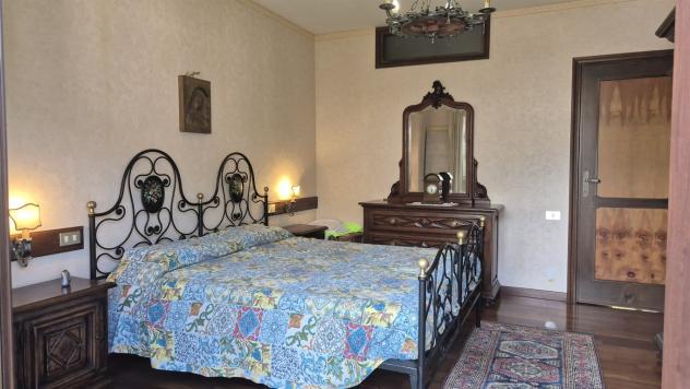 SPLENDIDO TRILOCALE CON DUE BAGNI, CUCININO, AMPIO SOGGIORNO, RIPOSTIGLIO, GARAGE, OTTIMA POSIZIONE. - Foto 11