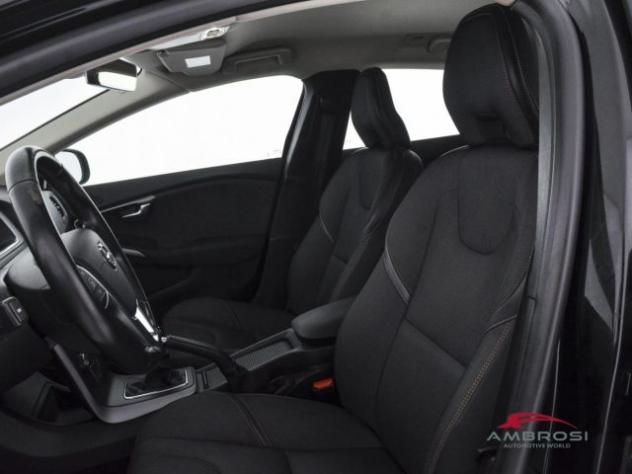 VOLVO V40 Cross Country D2 Business Plus rif. 23722131 - Foto 9