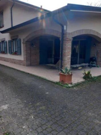 Immobile in asta di 382 m² con più di 5 locali e box auto in vendita a Castelnuovo Rangone - Foto 5
