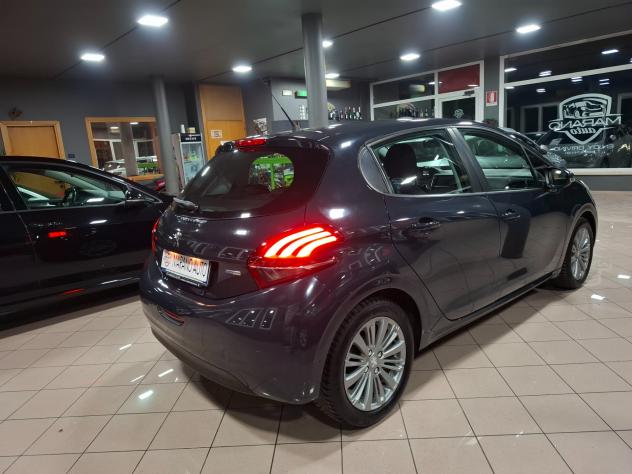 Peugeot 208 1.2 benzina Neopatentati - Foto 5