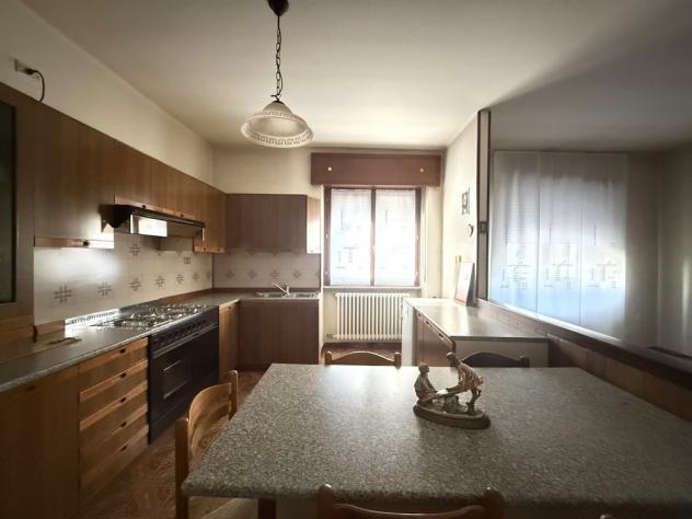 BILOCALE CON NEGOZIO A PIANO TERRA
