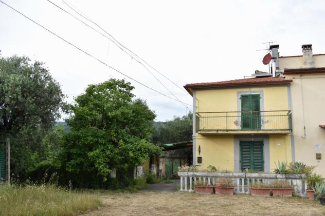 TERRATETTO di 7 vani e di 390 mq (LARCIANO - Cecina di Larciano) rif. L 140