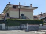 Situato all'interno di un residence di recente costruzione, proponiamo un a &hellip;