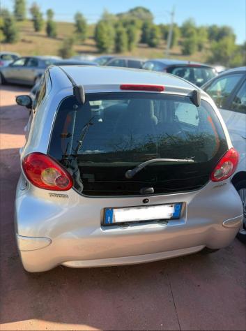 Toyota Aygo 1.4 turbodiesel 5 porte Sol - Foto 4