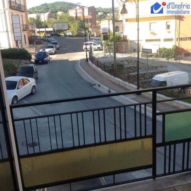 VENDESI VIA LARGHETTO SANT'ANTONIO ABATE CASETTA CON INGRESSO INDIPENDENTE RISTRUTTURATA SU DUE LIVELLI