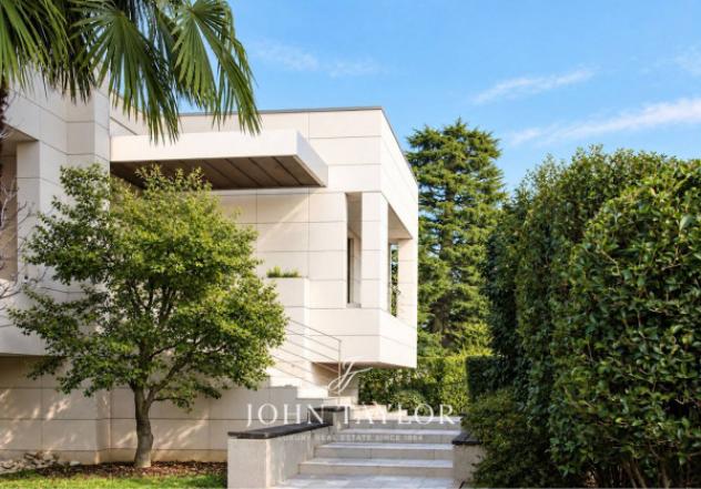 Villa di 370 m² con 5 locali e box auto doppio in vendita a Rovellasca - Foto 2
