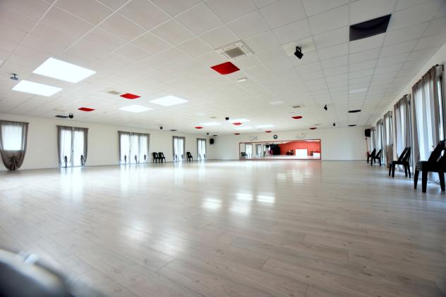 Locale commerciale in affitto a Rubano