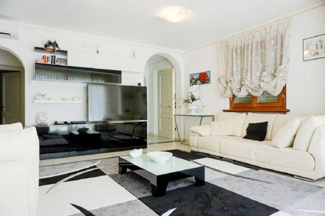 Elegante Villa con piscina per una famiglia - Foto 6