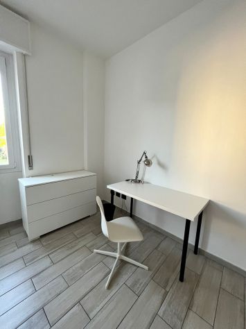 STANZA MATRIMONIALE CON BALCONE IN QUADRILOCALE - Foto 5