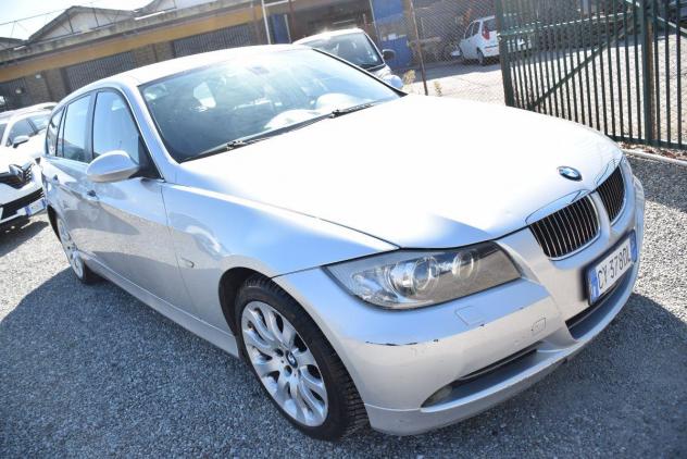 BMW Serie 3 Touring 330d Futura - AUTO D'OCCASIONE - PELLE - NAVI - CRUISE - SENSORI - BT - Foto 3