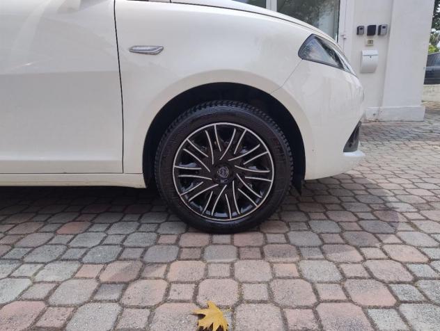 LANCIA - Ypsilon - 1.0 FireFly 5p.S&S Hybryd Gold - Foto 2