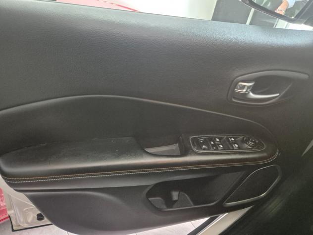 Jeep Renegade 2.0 Mjt 140CV 4WD Active Drive Longitude - Foto 8