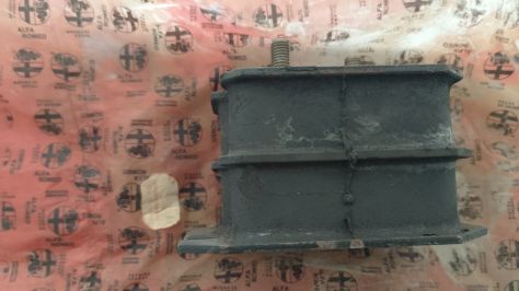 SUPPORTO MOTORE SILENT BLOCK ALFA ROMEO 75 - Foto 7