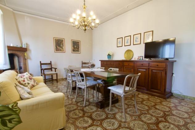 RONCO ALL'ADIGE – CASA INDIPENDENTE DI 320 MQ DIVISIBILE IN 2 ABITAZIONI CON 600 MQ DI GIARDINO - Foto 2