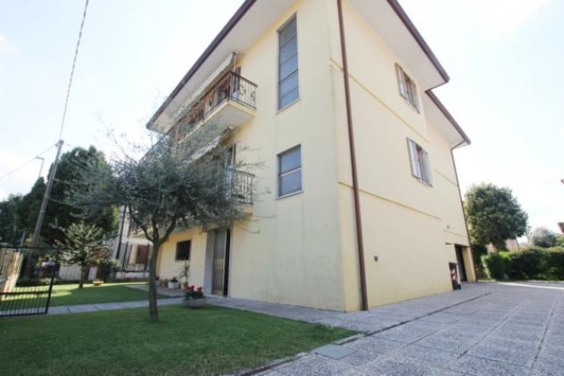 Villa di 145 m² con 4 locali e box auto in vendita a Selvazzano Dentro