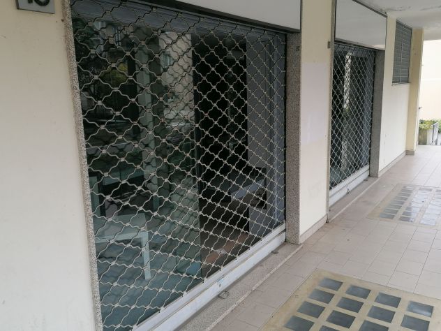 Canegrate VENDESI negozio con magazzino
