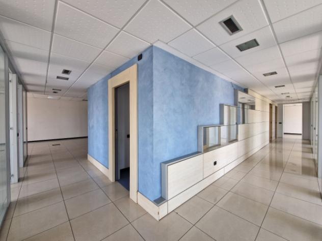 Immobile di 345 m² con più di 5 locali in affitto a Pero - Foto 15